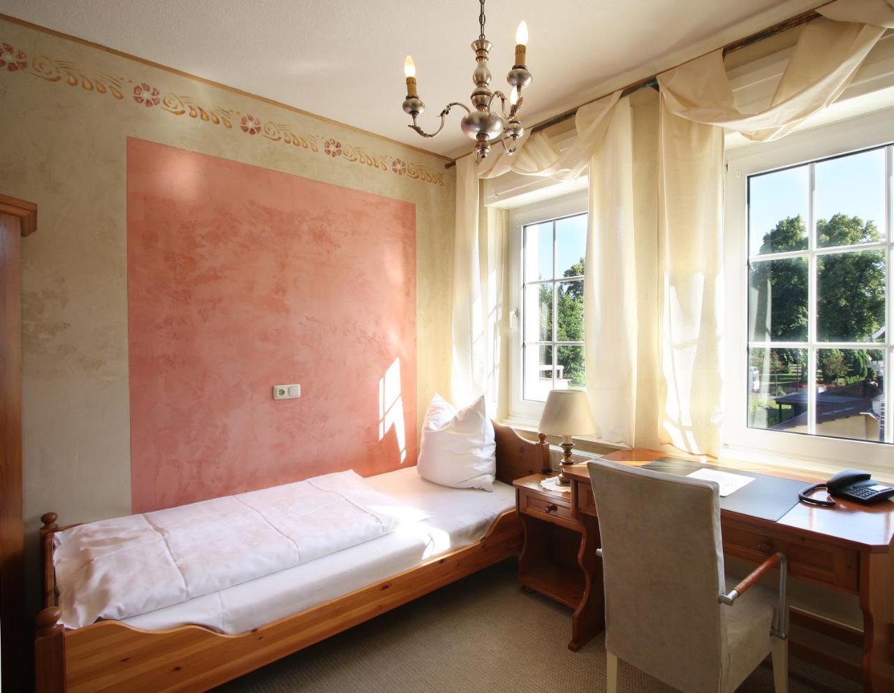 Hotel-Restaurant Saelzerhof Salzkotten المظهر الخارجي الصورة